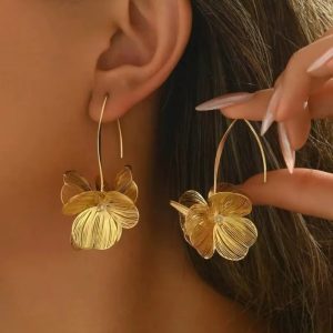 Vintage Flower Hoop Earring |Gold
